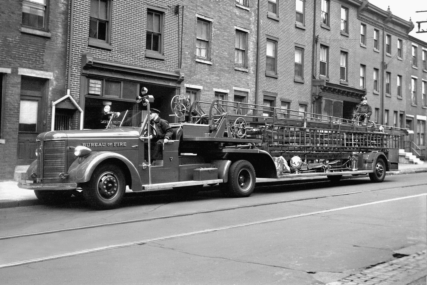 From Horses to Horsepower: A History of Philadelphia's Fire Apparatus 1871 to 2017