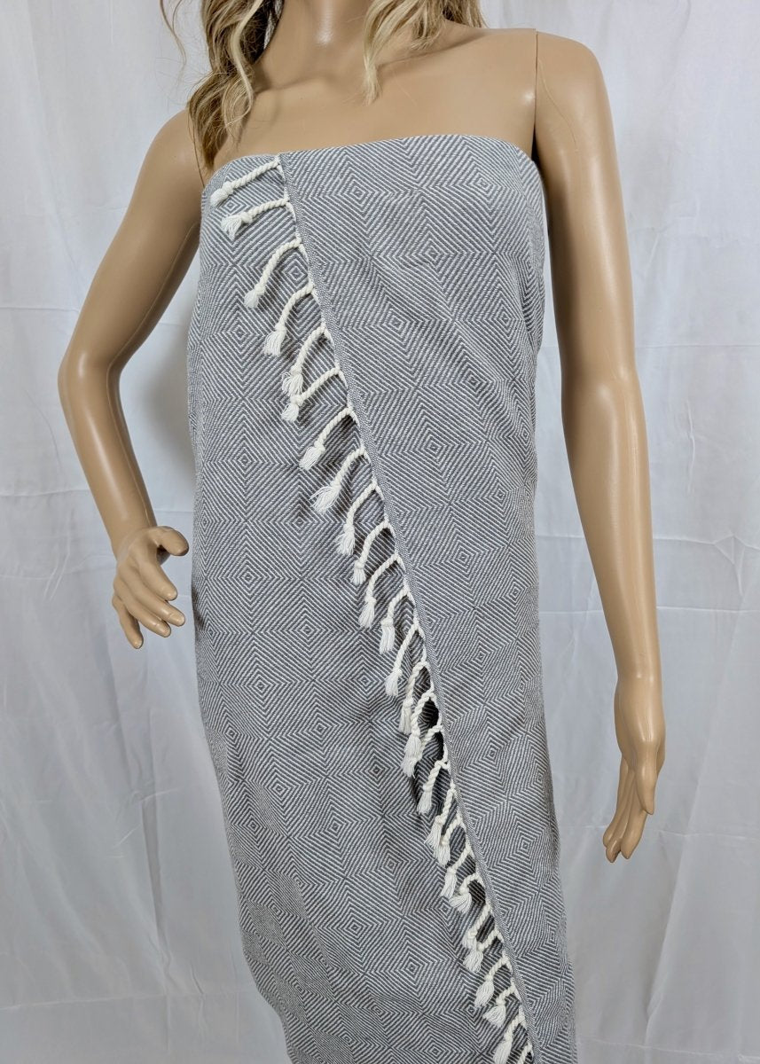 Explorer Towel | Oversized Turkish Cotton Towel with Geometric Design