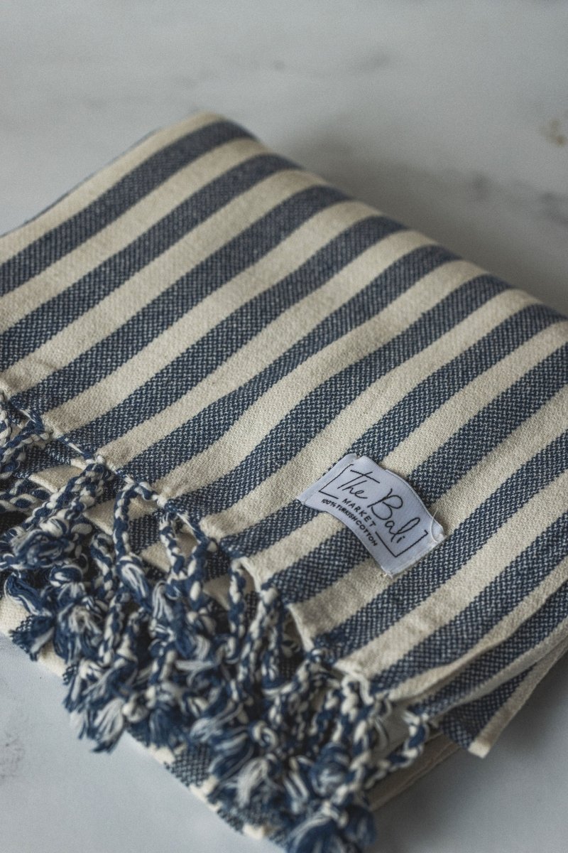 Vertical Stripe Turkish Beach Towel – Full-Size, Handwoven with Tassels – Modern Design