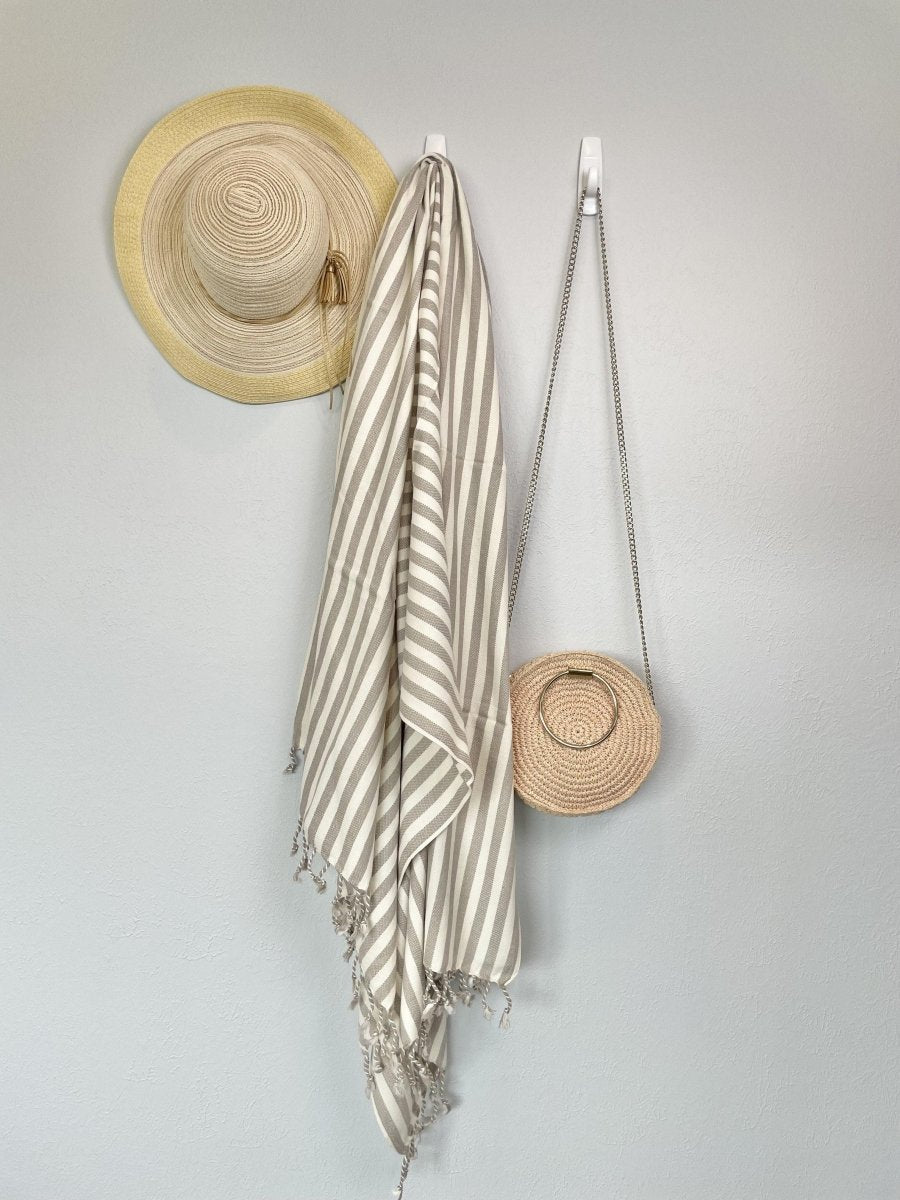 Vertical Stripe Turkish Beach Towel – Full-Size, Handwoven with Tassels – Modern Design