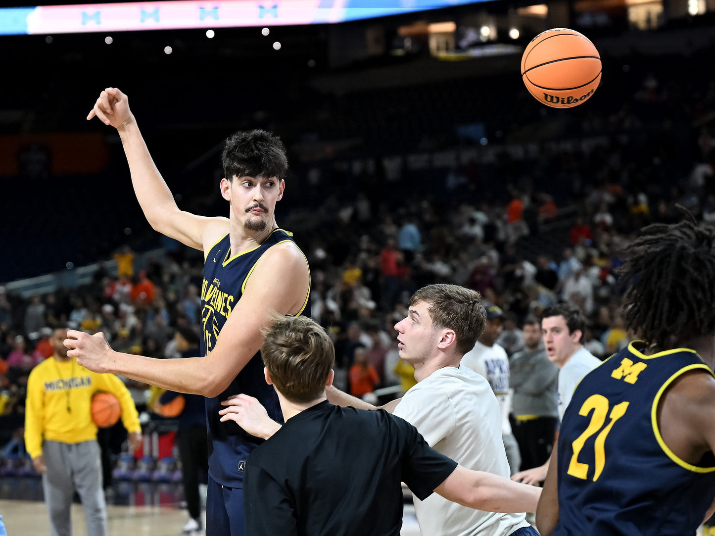 MAIZE THE ROOF: How the Michigan Wolverines Dominated College Basketball (Pediment)  - PREORDER ships 06/05/2026
