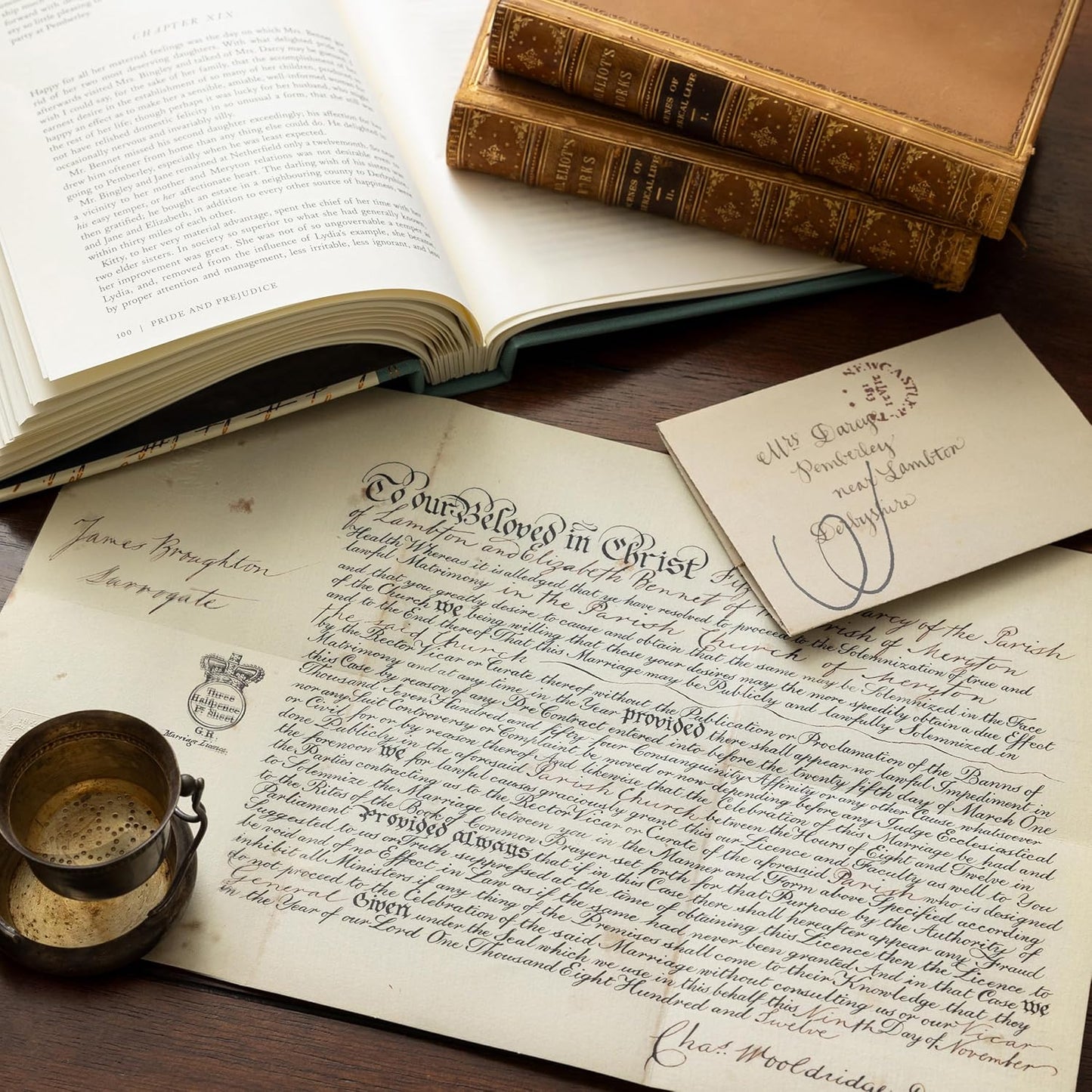 Pride and Prejudice (Collector’s edition): The Complete Novel, Featuring the Characters’ Letters and Papers, Written and Folded by Hand (Handwritten Classics)