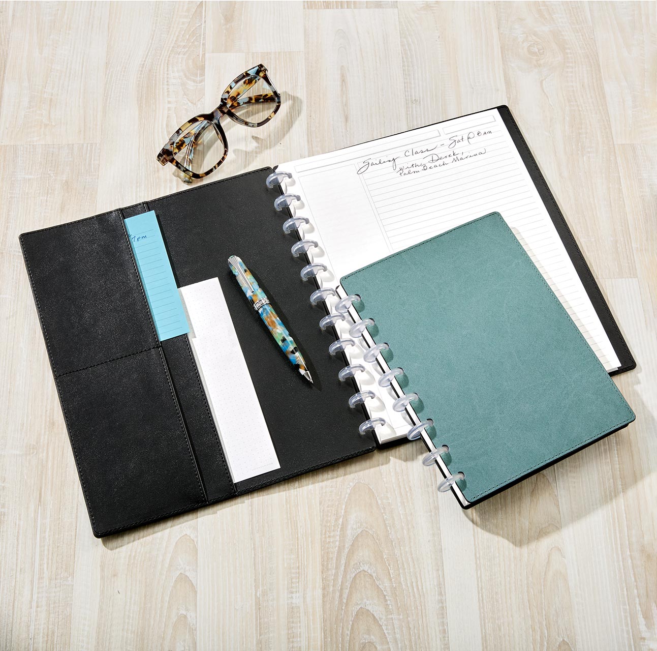 Circa Smooth Sliver Discbound Notebook with Pockets