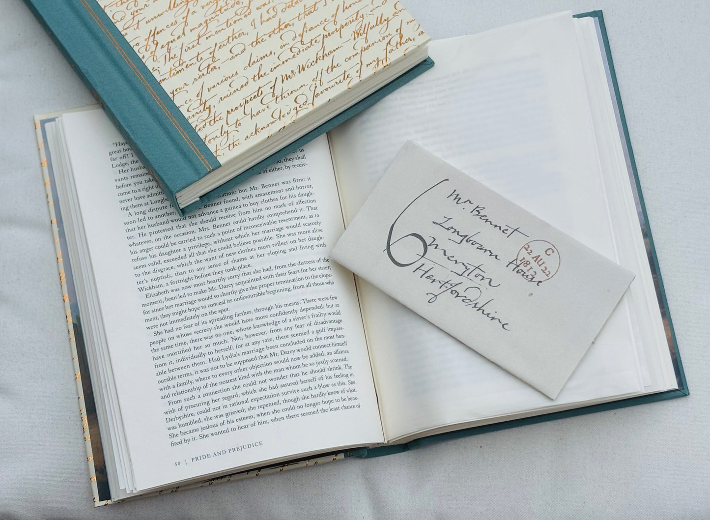 Pride and Prejudice Collector's Edition: The Complete Novel, Featuring the Characters' Letters and Papers, Written and Folded by Hand