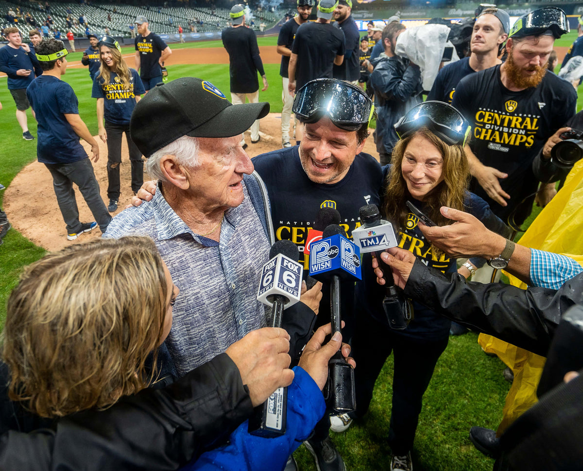 Bob Uecker: The Life and Career of the Milwaukee Brewers’ Legendary Broadcaster