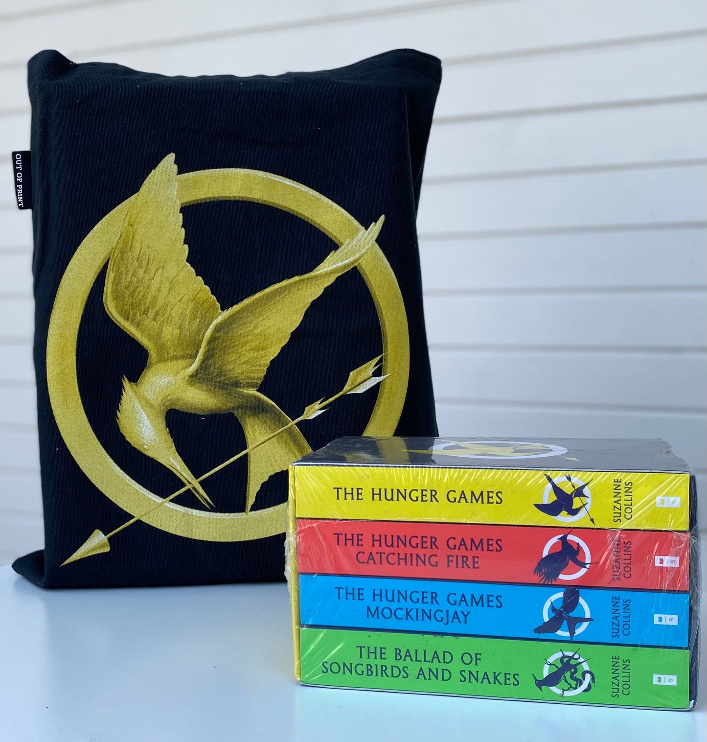Bundle - The Hunger Games: The Complete Series Seven Book Set With Tote