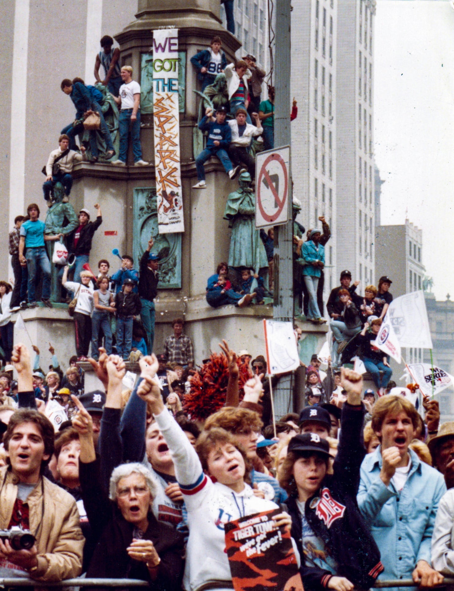 Roar of 125: The Epic History of the Detroit Tigers - BACKORDER ships 01/30/2026