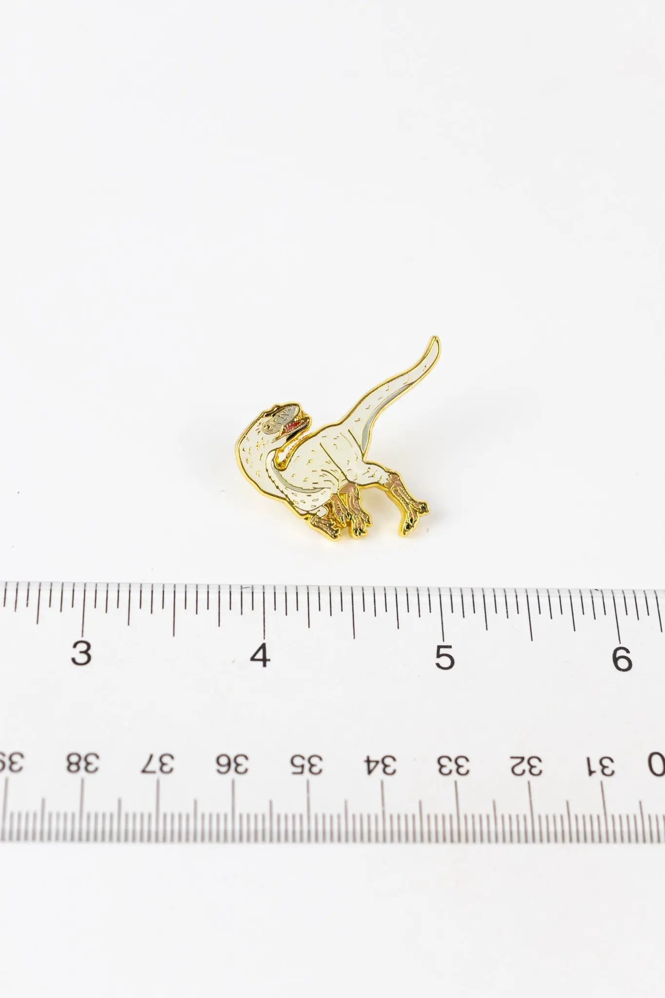 Dilong Enamel Pin (Dilong paradoxus)