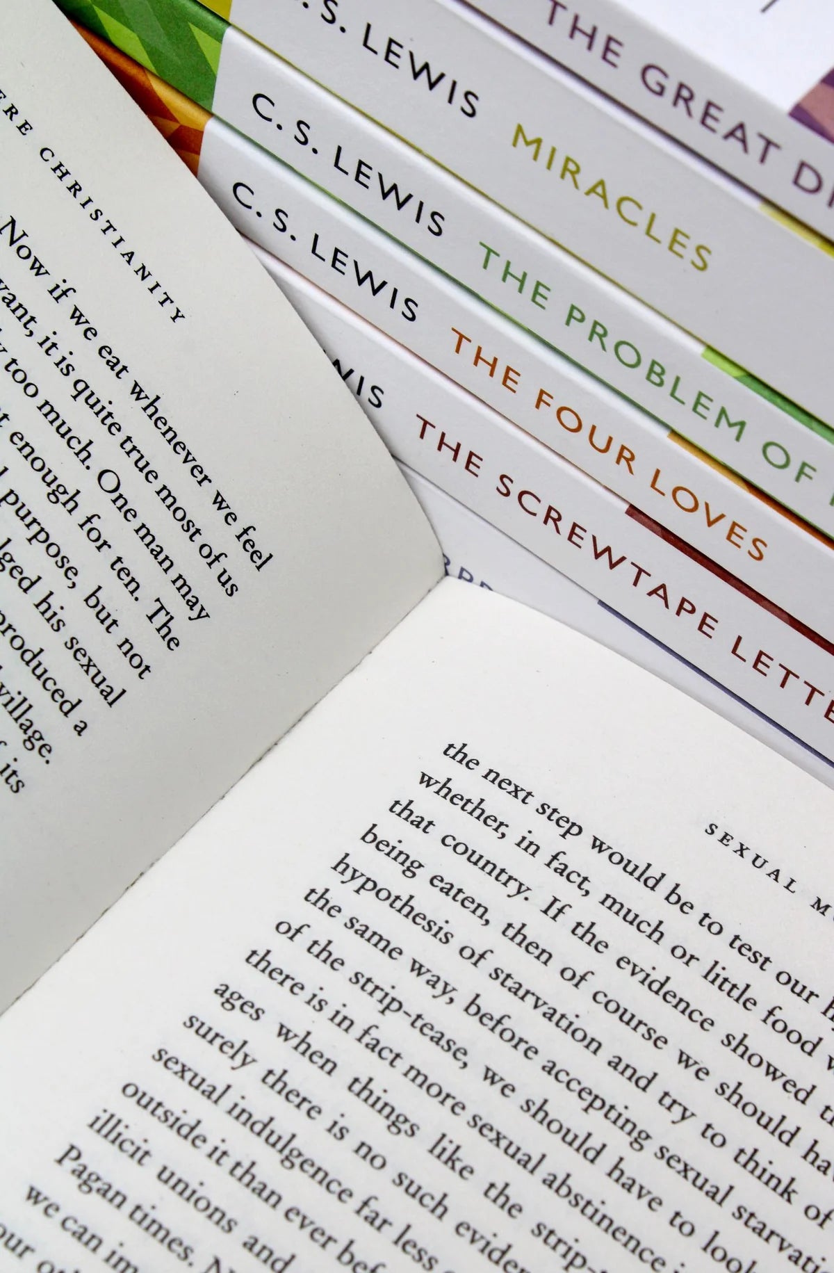 The Complete C. S. Lewis Signature Classics Book Set