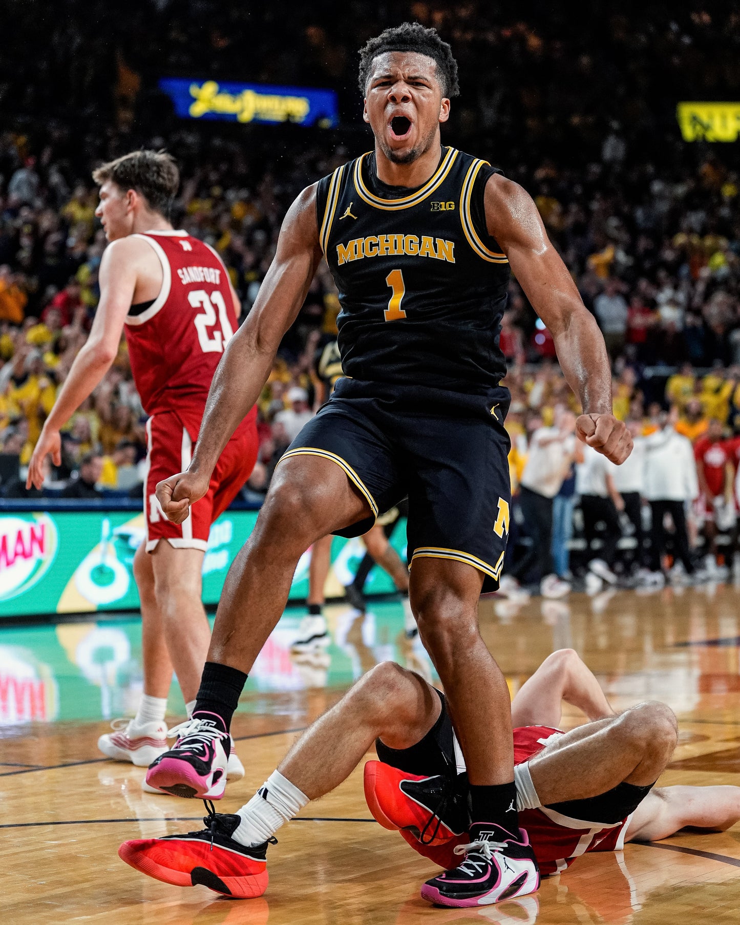 MAIZE THE ROOF: How the Michigan Wolverines Dominated College Basketball (Pediment)  - PREORDER ships 06/05/2026